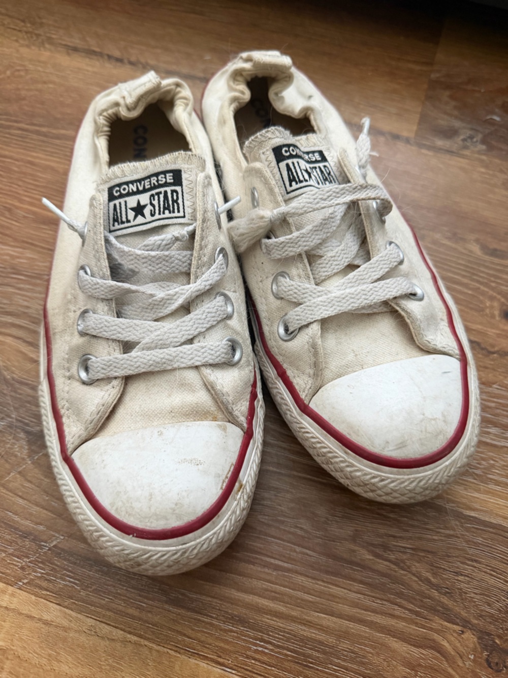 Converse Kids Cream Canvas Low-Top Sneakers with Red Accent